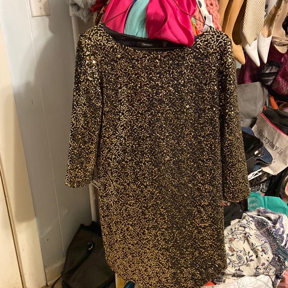 A classic yet vintage dress. No flaws. - Picture 9 of 11